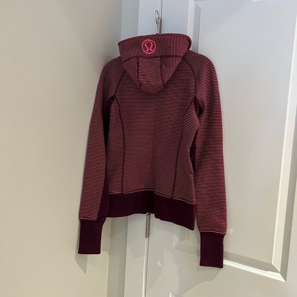 Lululemon scuba hoodie Excellent condition - Picture 2 of 3